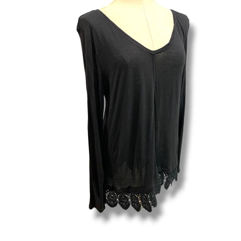 Small Hinge Womens Front Back V-Neck Shirt Crochet Hem Long Sleeve Lightweight